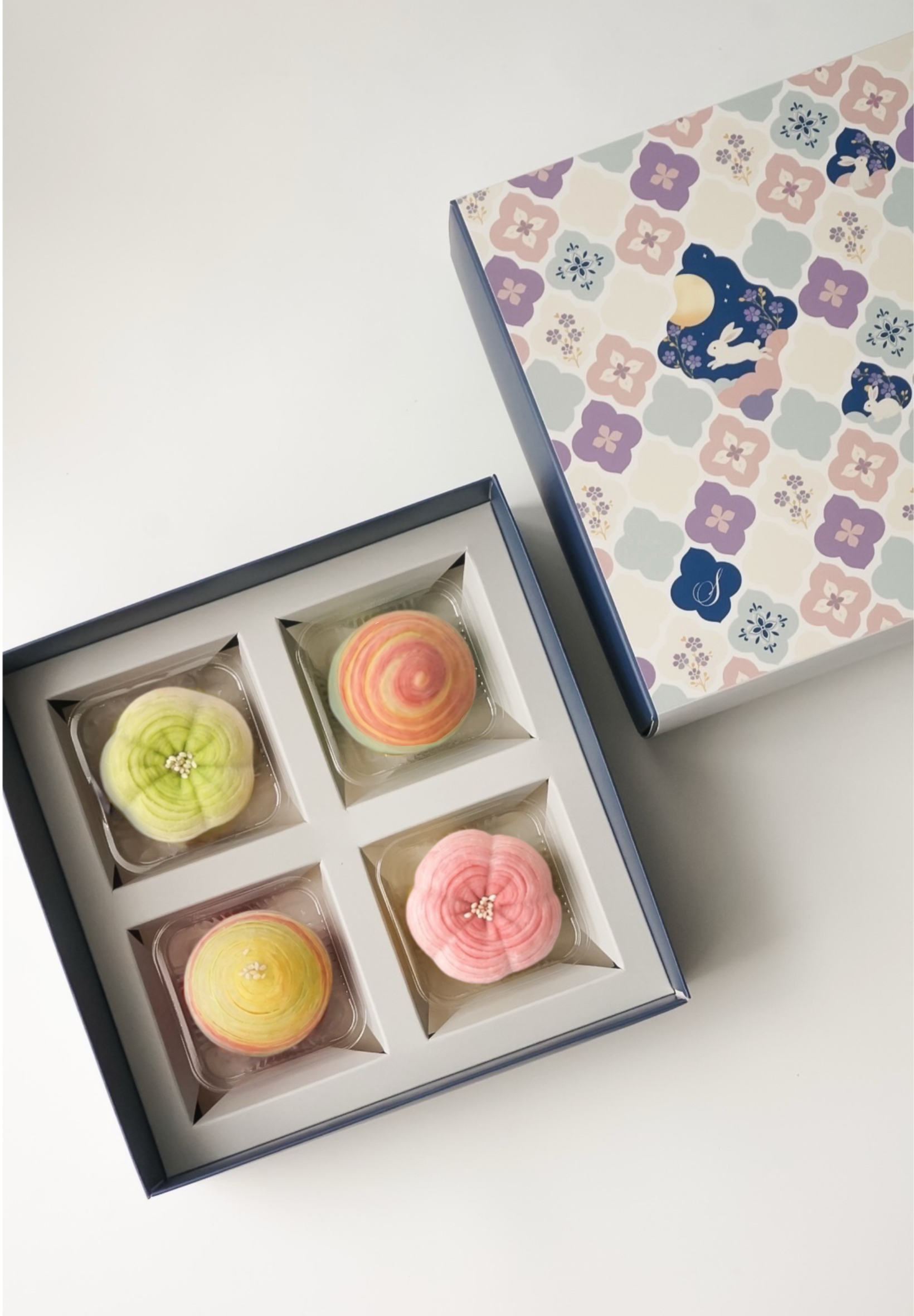 MOONLIT | Signature Flaky Mooncakes